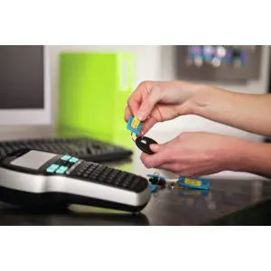 dymo-labelmanager-420p-abc-kitcase-89580-wlononwcrgmi1.webp