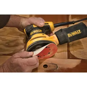 ekscentricna-brusilica-dewalt-dwe6423-12000-opm-280-w-crno-z-71024-neldewsmi0002.webp