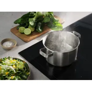 electrolux-serie-700-eis62453iz-black-built-in-60-cm-zone-in-5900-agdelcpgz0235.webp