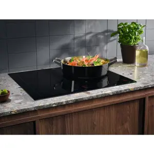 electrolux-serie-700-eis62453iz-black-built-in-60-cm-zone-in-67141-agdelcpgz0235.webp