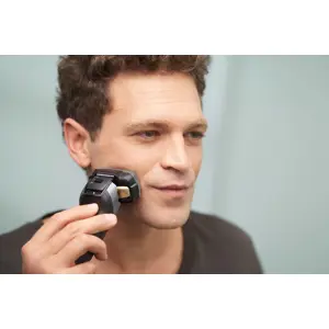 elektricni-brijaci-aparat-panasonic-es-lv69-s803-crnasrebrna-50629-wlononwcrcriu.webp
