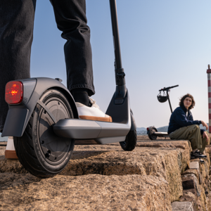 elektricni-romobil-segway-ninebot-e2-pro-e-10-nazvina-snaga--38094-108164.webp