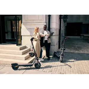 Električni romobil SEGWAY Ninebot F3 Pro E (10", domet do 70 km, nazivna snaga 550w, brzina do 25 km/h, nosivost 120 kg)