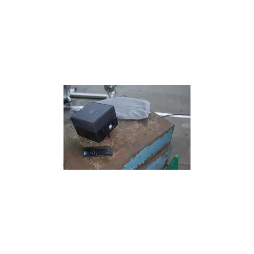 epson-ef-12-data-projector-standard-throw-projector-1000-ans-95014-wlononwcrajyn.webp