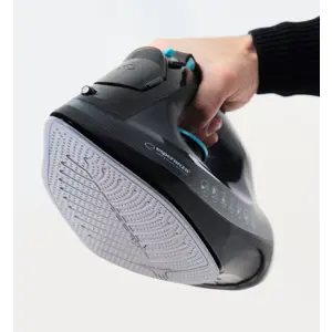 esperanza-ehi010-steam-iron-ceramic-soleplate-grey-black-260-16783-agdespzel0007.webp