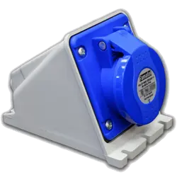 famatel-uticnica-zidna-32a220240-3-polna-2pe-ip44-23292-41893-8429760217558.webp