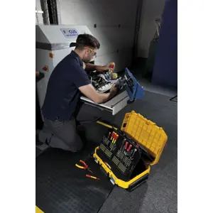 fatmax-professional-tool-case-on-wheels-64791-wlononwcrbmc4.webp
