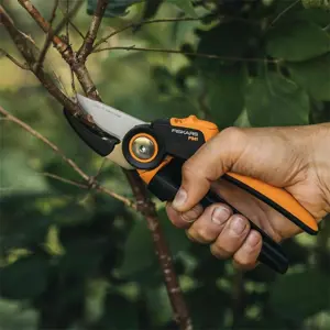 fiskars-x-series-p941-pruning-shears-anvil-black-orange-10069-wlononwcrbphu.webp