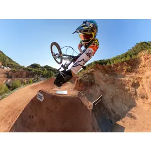 gopro-hero10-black-action-sports-camera-23-mp-4k-ultra-hd-wi-54198-wlononwcrbrx6.webp