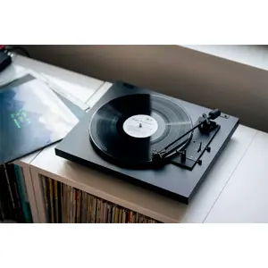 gramofon-pro-ject-a12-om10-uni-crni-74152-103671rn.webp