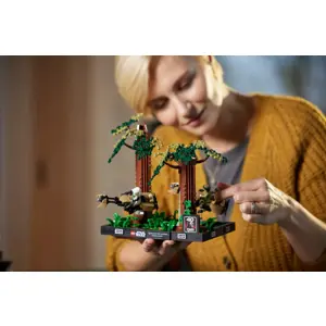 igracka-lego-diorama-pogon-kroz-endor-star-wars-75353-set-za-72001-wlononwcrb189.webp