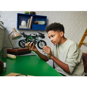 igracka-lego-motocikl-technic-kawasaki-42170-ninja-h2r-crne--87780-klolegleg1302.jpg