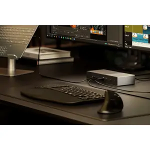kensington-sd5000t5-eq-thunderbolt-5-triple-4k-docking-stati-67656-wlononwcrprgm.webp