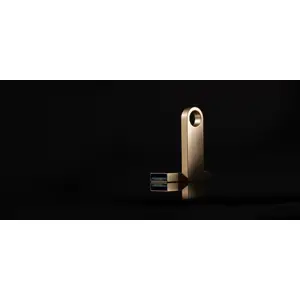 kingston-64gb-220mbs-metal-usb-32-gen-1-datatraveler-se9-g3--42705-102240rn.webp