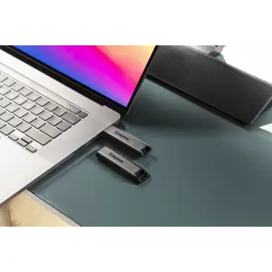 kingston-datatraveler-max-1tb-usb-c-20743-wlononwcrcsun.webp