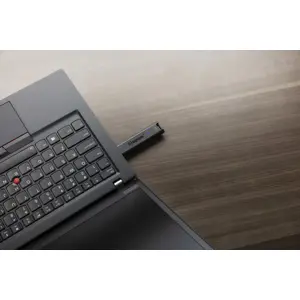 kingston-datatraveler-max-1tb-usb-c-32878-wlononwcrcsun.webp