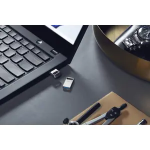 kingston-technology-datatraveler-256gb-micro-200mbs-metal-us-85254-pamkinfld0409.webp