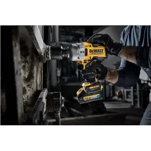 klucz-udarowy-3-dcf964nt-xj-dewalt-11809-nakdewklu0043.webp