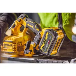 kruzna-pila-dewalt-dcs573nt-flexvolt-advantage-18v-promjer-d-18172-wlononwcr0365.webp