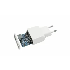 kucni-punjac-za-mobitel-s-kablom-cellularline-5v-2a-iphone-l-50373-39705.webp