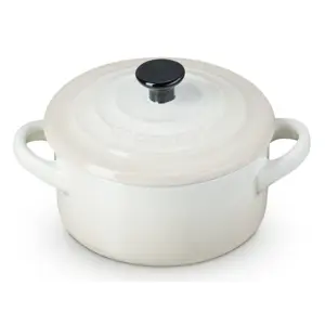 le-creuset-71901107160100-dutch-oven-025-l-white-86908-wlononwcrjfh8.webp