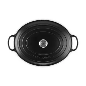 le-creuset-signature-139-l-oval-black-25967-wlononwcrjf02.webp