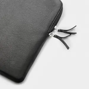 leather-protective-sleeve-for-macbook-14-black-59742-wlononwcrntwt.webp
