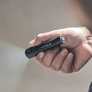 ledlenser-p5-black-torch-with-clip-led-3078-oswldllat0258.webp