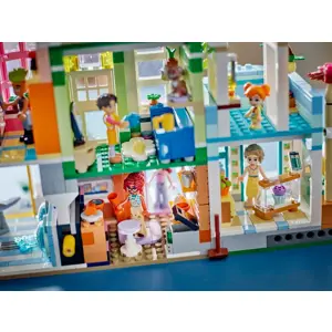lego-friends-42670-heartlake-city-apartments-and-stores-95087-wlononwcrgpe2.webp