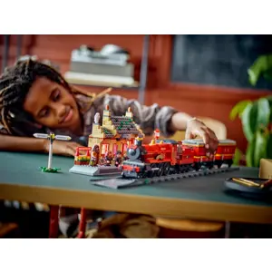 lego-harry-potter-76423-hogwarts-express-and-hogsmeade-stati-77933-klolegleg1917.webp