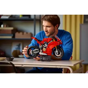 lego-technic-42202-ducati-panigale-v4-s-motorcycle-41988-wlononwcrgpea.webp