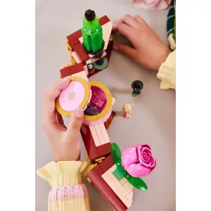 lego-wicked-75683-glinda-elphabas-dormitory-47421-wlononwcrfsm9.webp