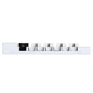 lian-li-edge-hub-4x-usb-6x-pwm-weis-63758-wlononwcrgtr4.webp