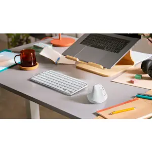 logitech-lift-ergo-mouse-off-whitepa-92176-wlononwcrdgd9.webp