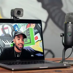 logitech-streamcam-88521-wlononwcrecir.webp