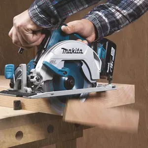 makita-dhs680z-cordless-saw-18-v-no-batteries-47907-wlononwcrouy7.webp