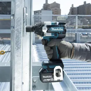 makita-impact-wrench-18v-12-700nm-2x50ah-case-makpac-dtw700r-64762-wlononwcrefow.webp