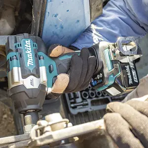 makita-impact-wrench-18v-12-700nm-2x50ah-case-makpac-dtw700r-69229-wlononwcrefow.webp