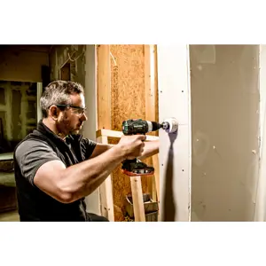 metabo-sb-18-lt-bl-2100-rpm-keyless-15-kg-black-green-red-si-25651-wlononwcriuaj.webp