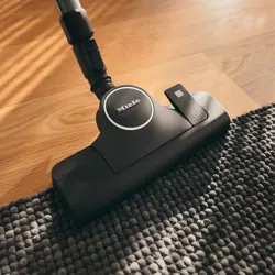 miele-boost-cx1-powerline-bagless-hoover-1-l-890-w-graphite-55182-agdmieodk0019.webp