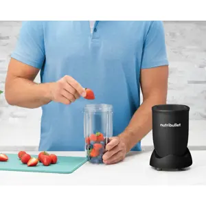 nutribullet-pro-900-09-l-tabletop-blender-900-w-champagne-40581-wlononwcrostk.webp
