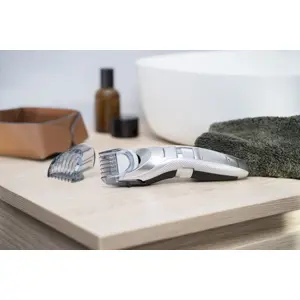 panasonic-er-gc71-s503-hair-trimmersclipper-silver-38-98962-wlononwcralrl.webp