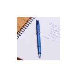 parker-im-monochrome-fountain-pen-built-in-filling-system-bl-23767-wlononwcrgnj7.webp