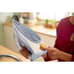 philips-7000-series-dst701120-iron-steam-iron-steamglide-plu-45909-wlononwcralru.webp