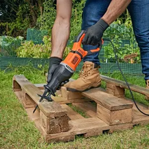 pila-szablasta-bes301k-qs-blackdecker-76674-nakbdepis0001.webp