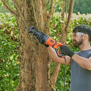 pila-szablasta-bes301k-qs-blackdecker-9618-nakbdepis0001.webp