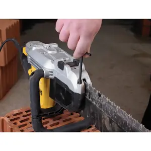 pila-za-rezanje-dewalt-dwe398-430-mm-1700-w-86943-wlononwcrbhsb.webp