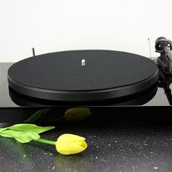 podloga-od-filca-za-gramofon-pro-ject-felt-st-crni-felt_mat_st_bk_2.jpg