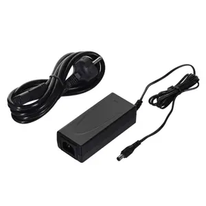 poly-studio-black-silver-3840-x-2160-pixels-17778-perpo2kam0001.webp