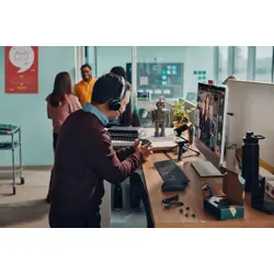 poly-voyager-focus-2-microsoft-teams-certified-with-charge-s-44767-wlononwcrckr9.webp